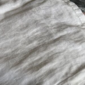 Elegant White dining table runner